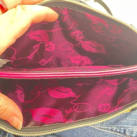 Betsey Johnson New York NY Womens Crossbody Bag Striped Hot Pink Zippered - Picture 5 of 15